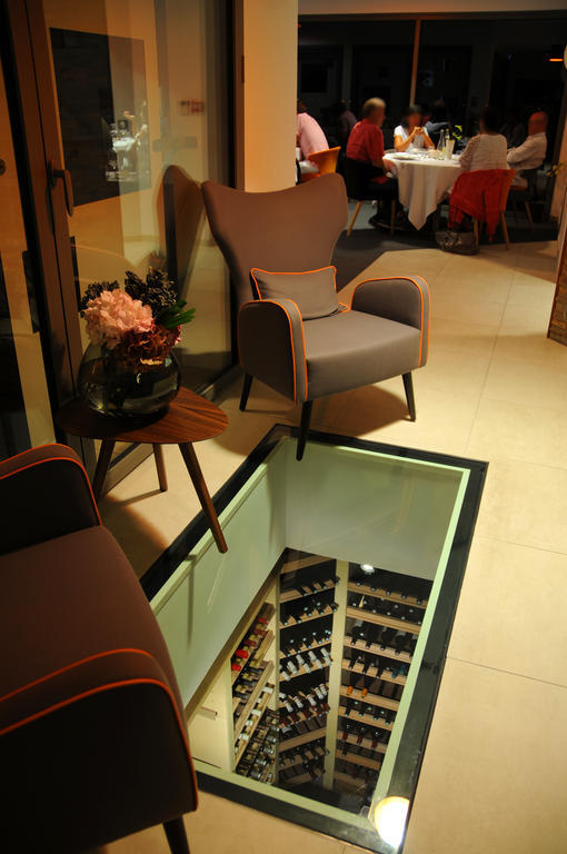 Hotel-Restaurant L'Aquarelle Breuillet  Esterno foto