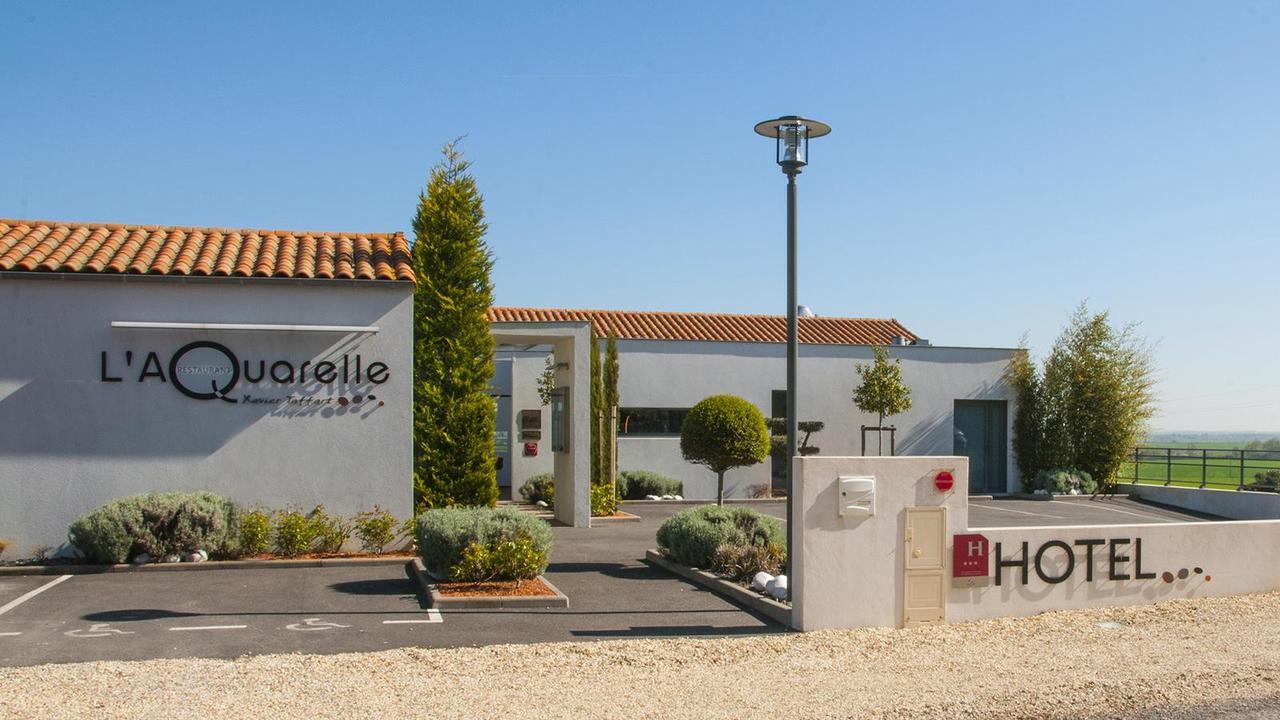 Hotel-Restaurant L'Aquarelle Breuillet  Esterno foto